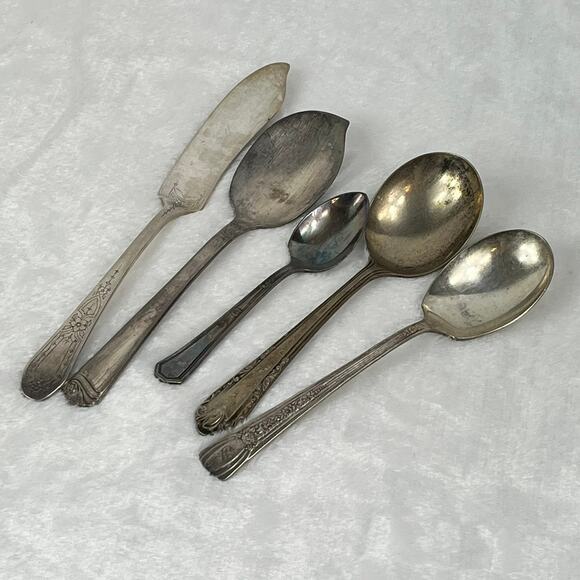 5pc Vintage Silverplate Utensil Lot 4"-8" Mixed Brands WM Rogers Holmes Edwards - Picture 4 of 9